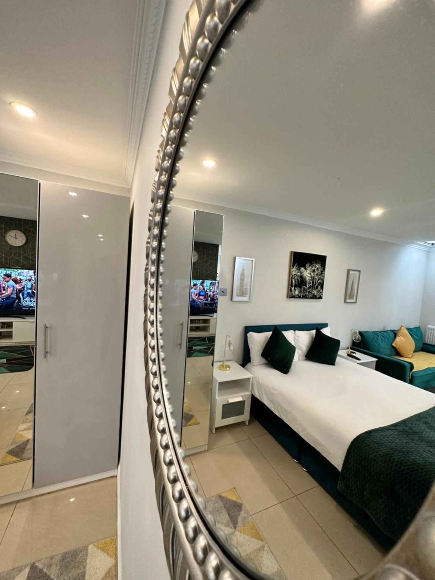 Luxury Studio Apartment Harrow on the Hill Eksteriør billede